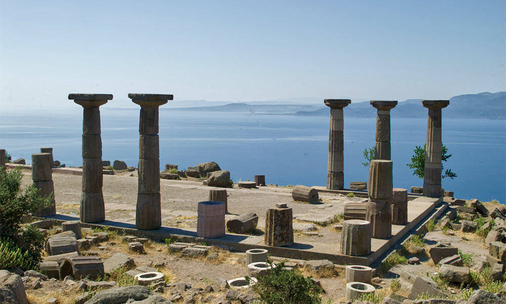 Assos